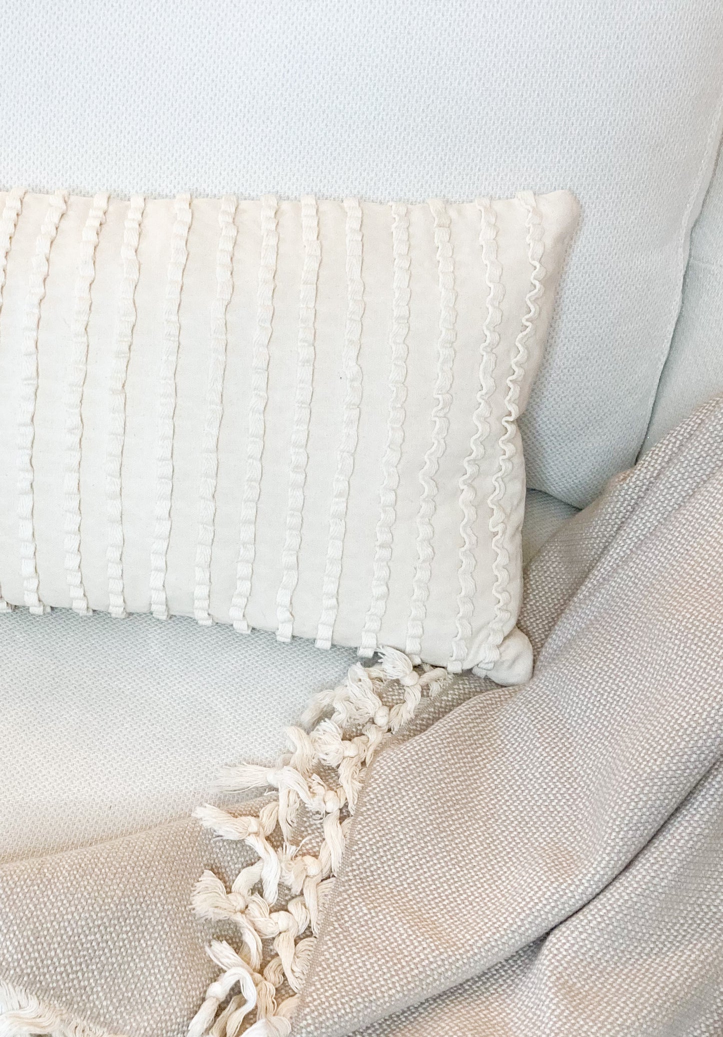 Luna Lumbar Pillow Cover